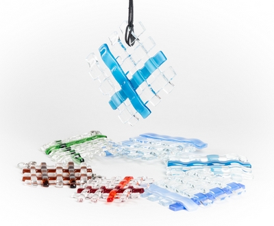 Pendants 4 x 4 cm (W x D)